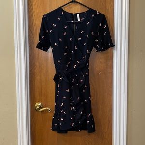 Women’s short, ruffle sleeve dress